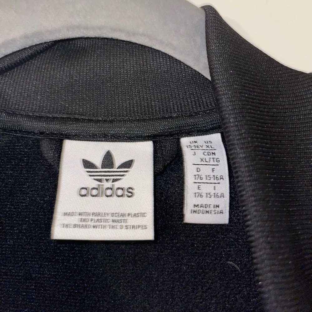 Adidas classic stripe jacket 🦓 - Picture 4 of 6